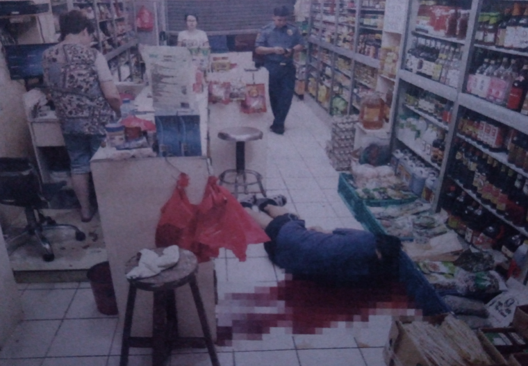 Man Killed by Hitman in T. Alonzo Food Store